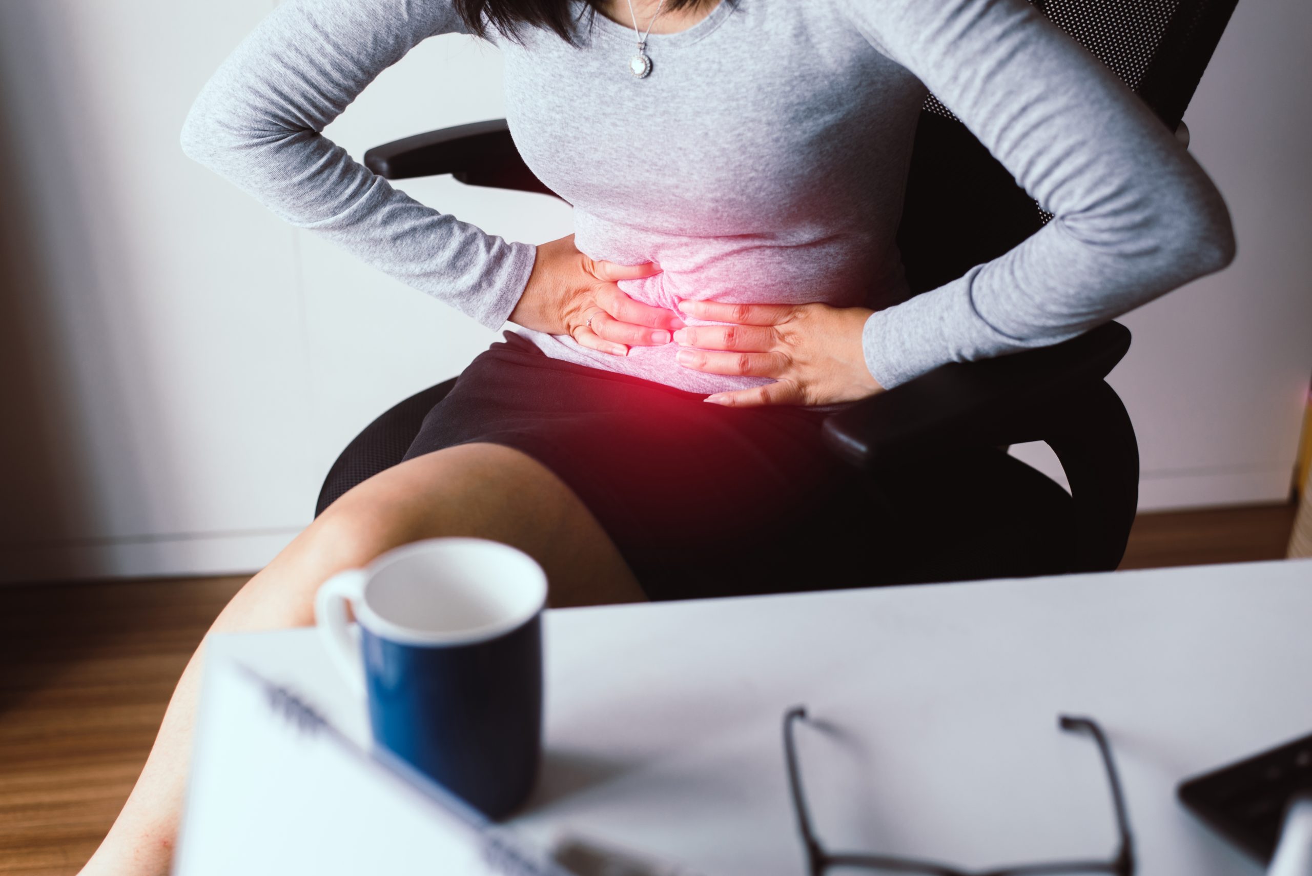 chiropractor-helping-digestion-issues